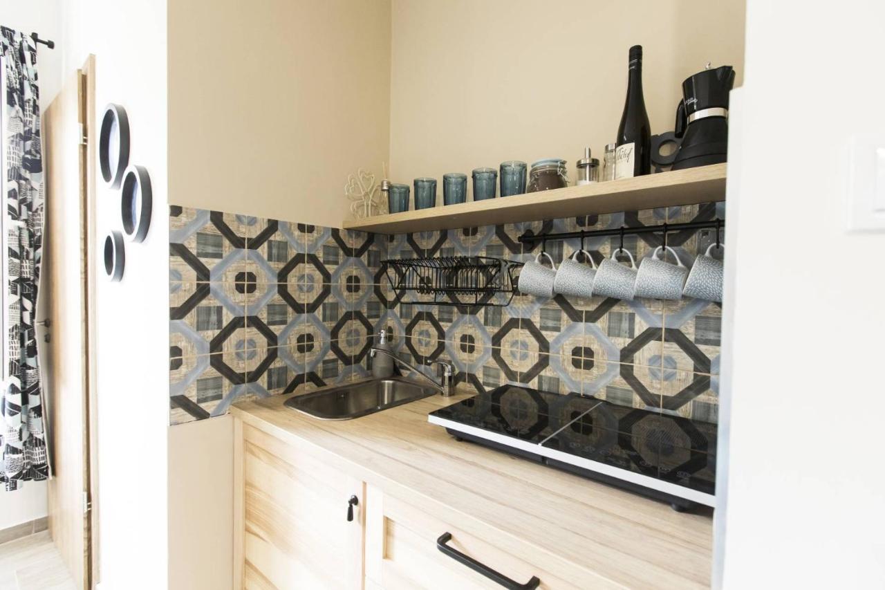 Aqua Stellar Apartment Сегед Екстериор снимка