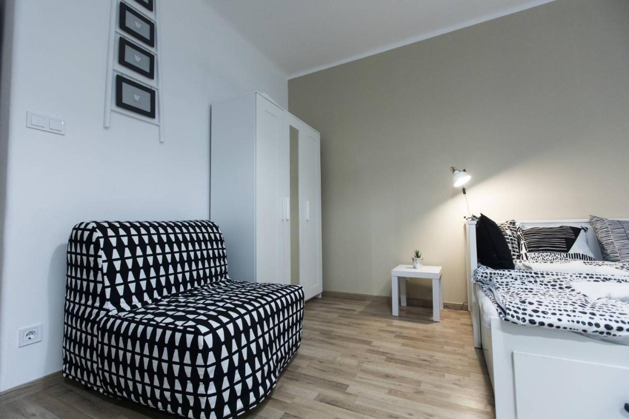 Aqua Stellar Apartment Сегед Екстериор снимка