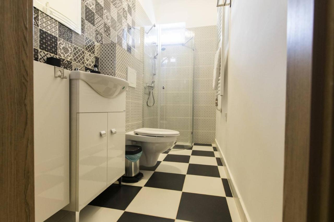 Aqua Stellar Apartment Сегед Екстериор снимка